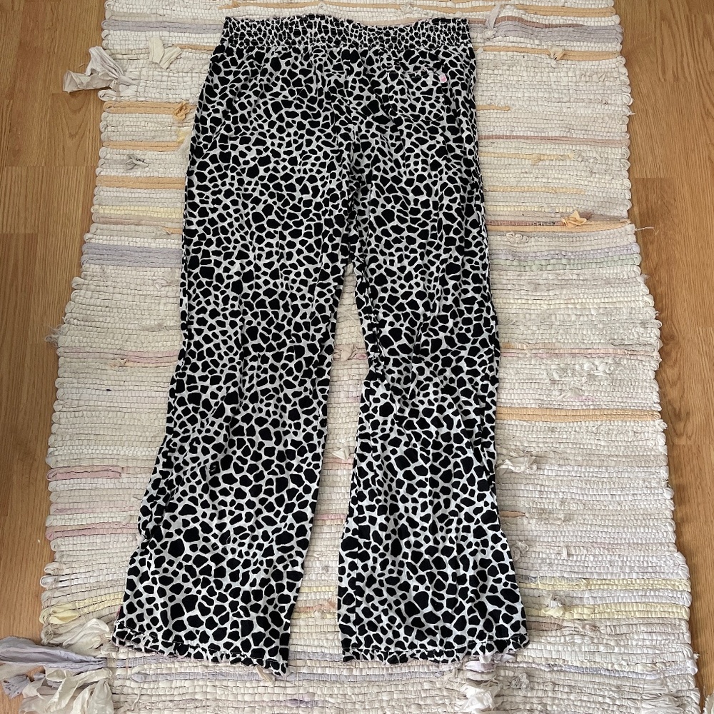 Victoria’s Secret Cow Print Smocked Pull On Pajama Pants / Bottoms - Picture 6 of 6